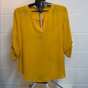Chaus New York Women’s Size L Yellow/Gold V-Neck Blouse 3/4 Sleeves NWT